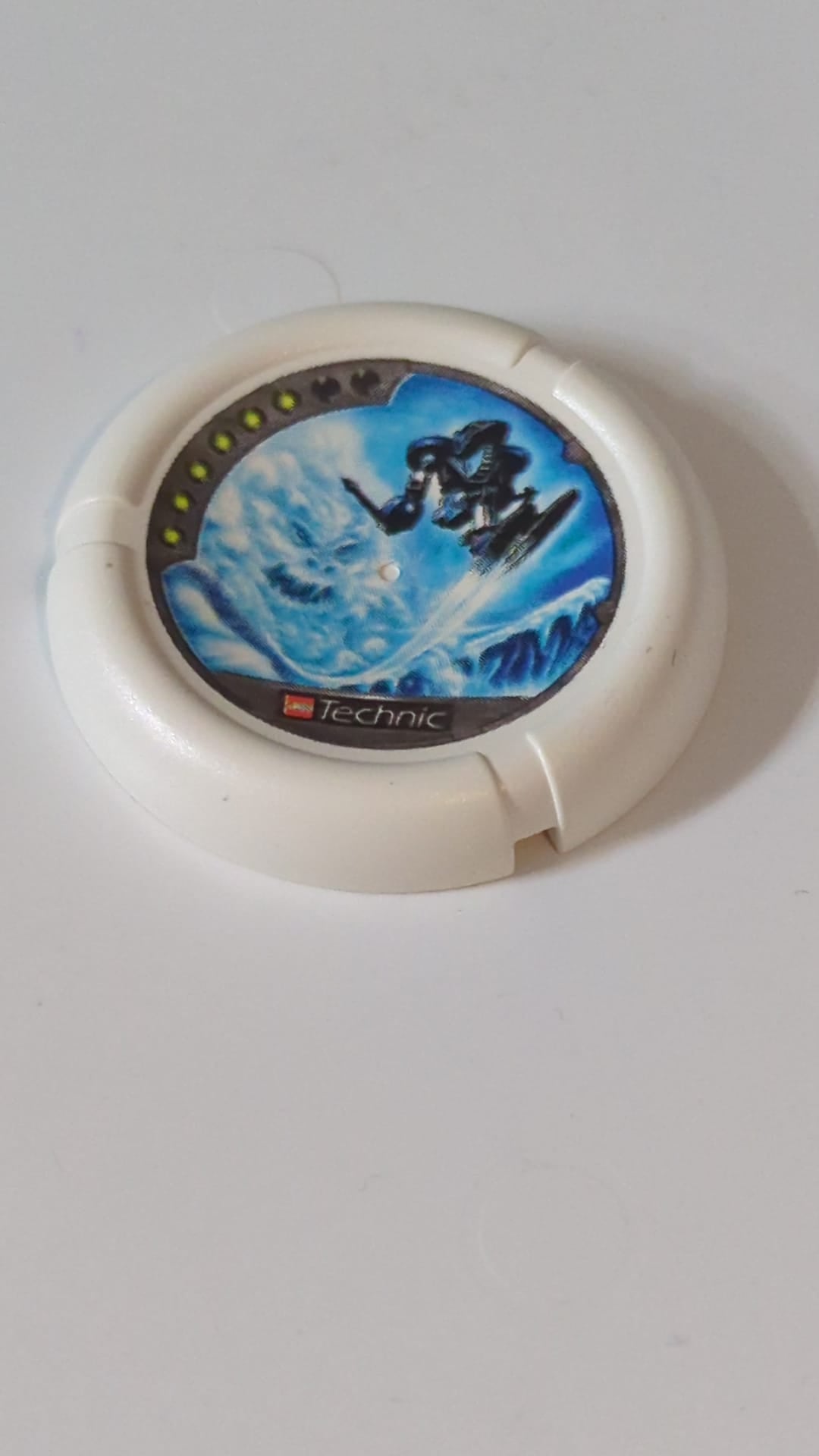 Wurfscheibe Disk mit „Throwbot Ski“ / „Slizer Ice“-Motiv (6 Punkte), LEGO Technic Logo und Muster einer Roboter-Kampf-Schneekreatur weiß