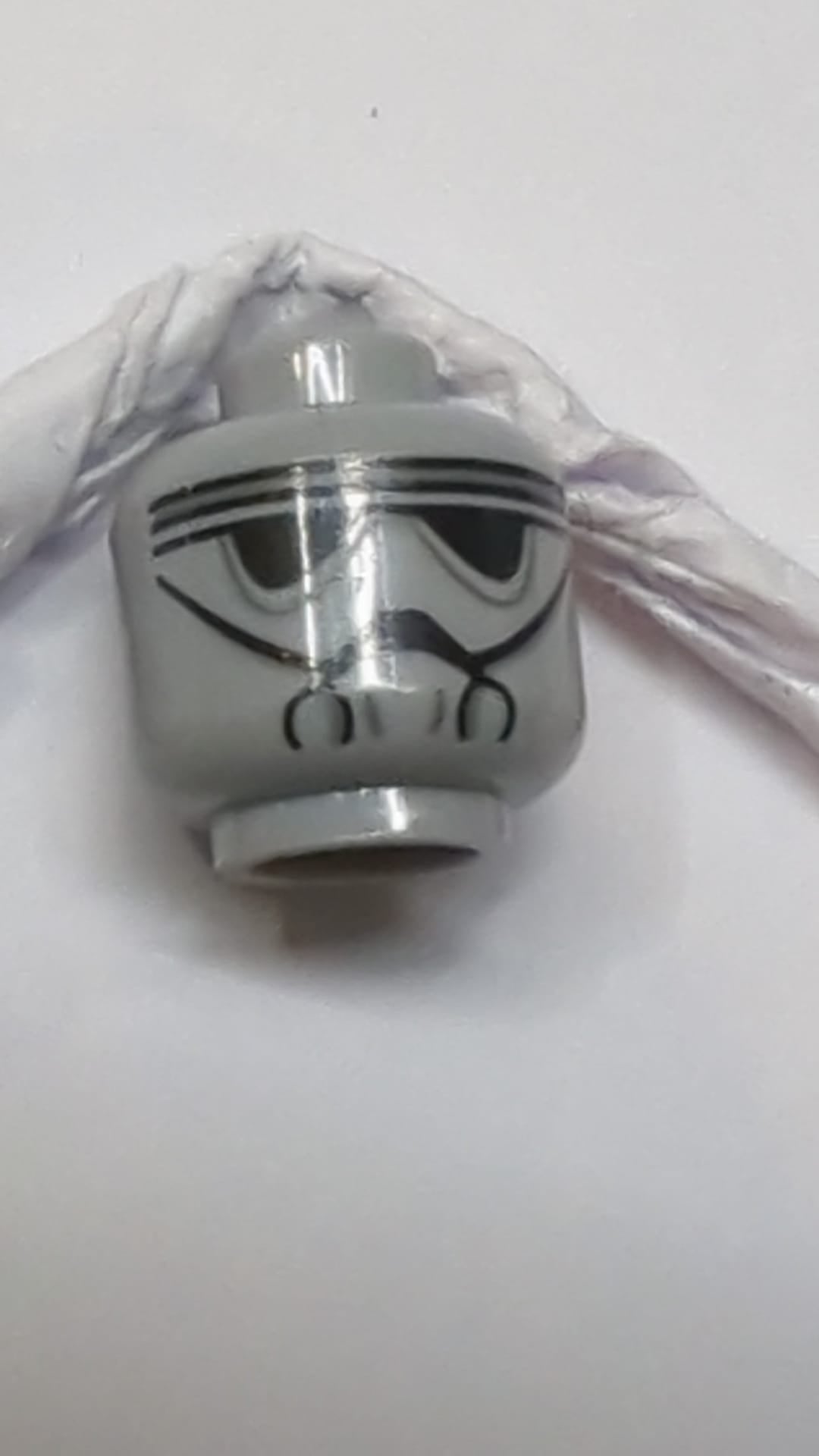 Minifigur, Alienkopf mit schwarzer Schutzbrille und Atemmaske, Muster „SW Imperial Driver / Pilot“ neuhellgrau