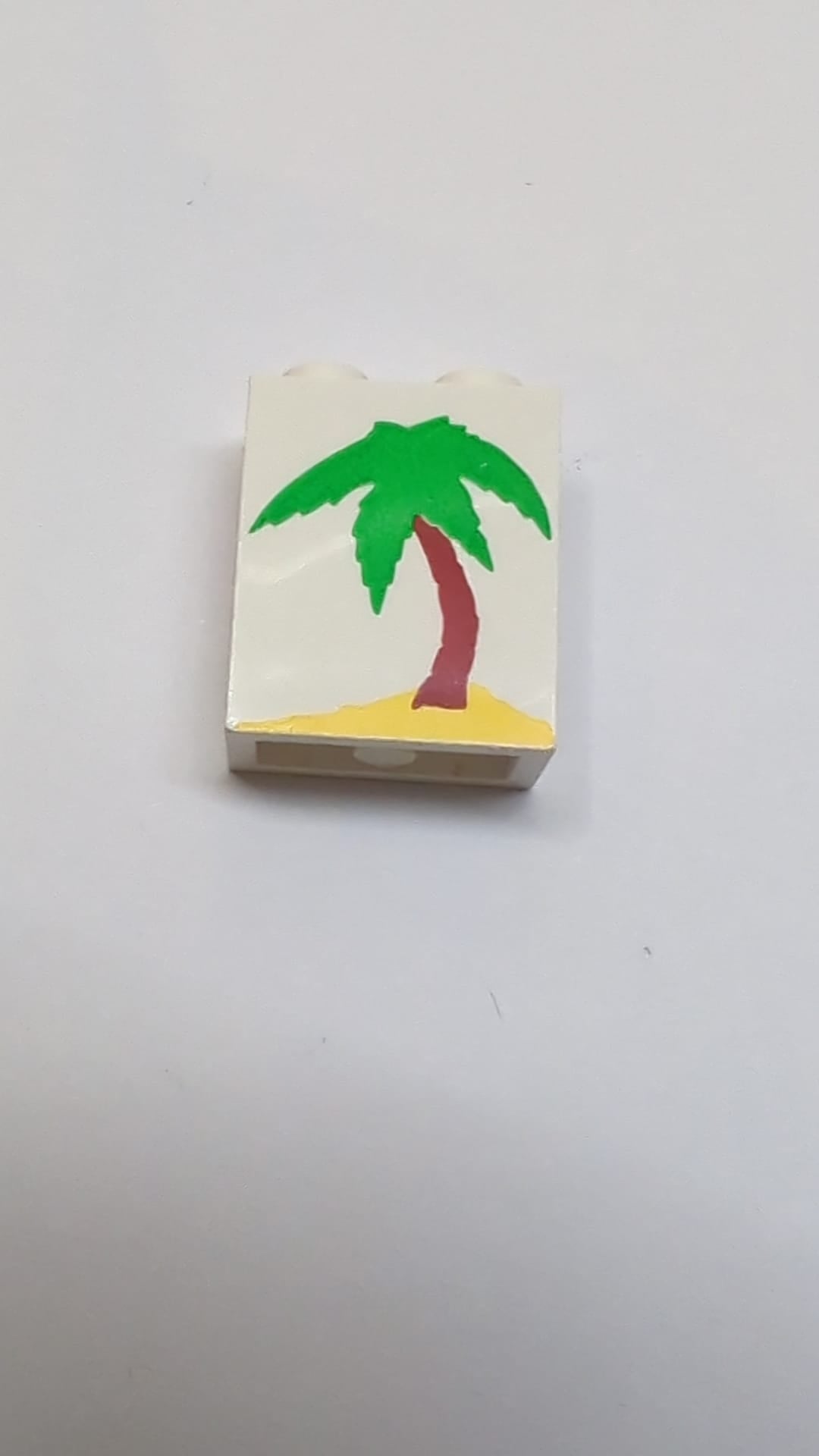 1x2x2 Paneel - Massive Ständer mit Palmenmuster auf kleiner Insel weiß