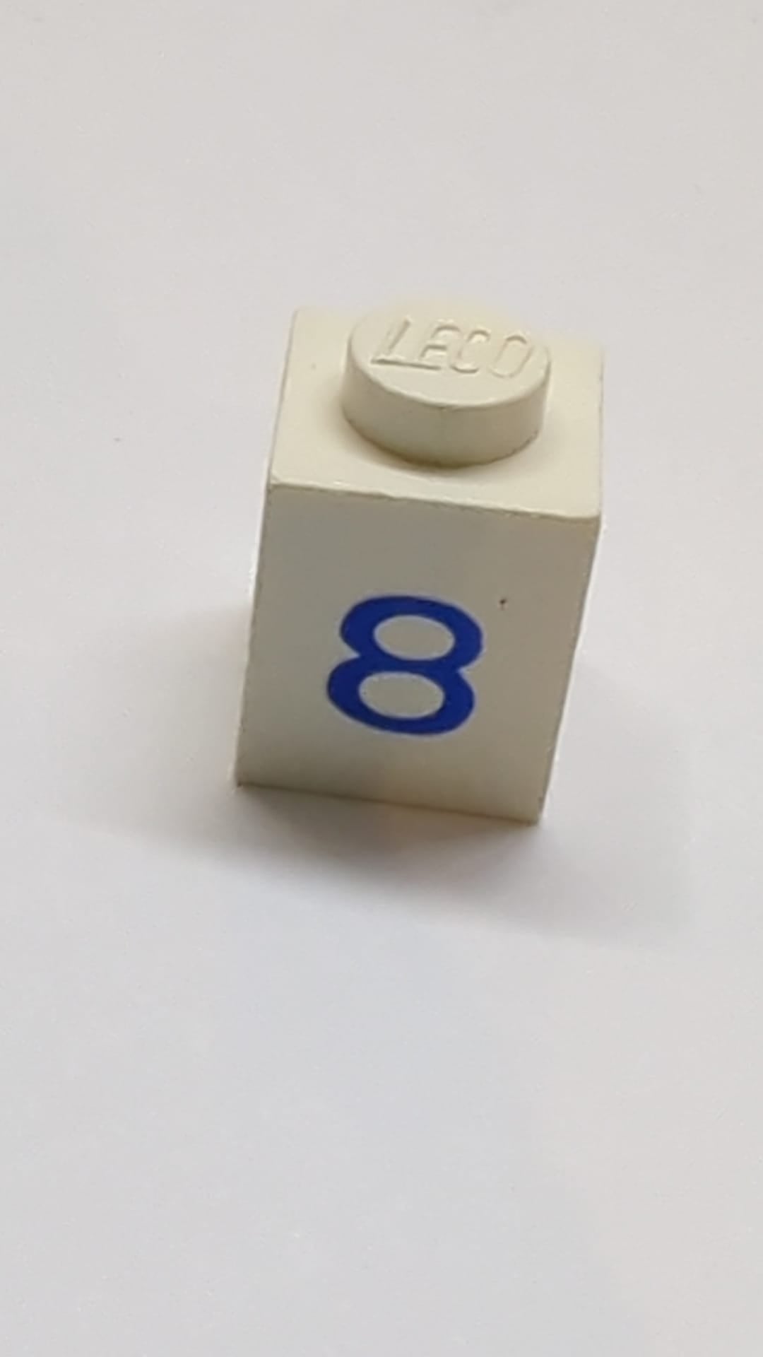 1x1 Stein mit blauem Zahlenmuster (8) weiß