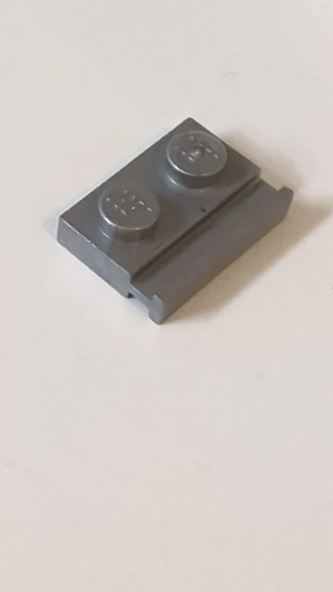 1x2 Platte, modifiziert mit Türschiene dunkles pearlsilber