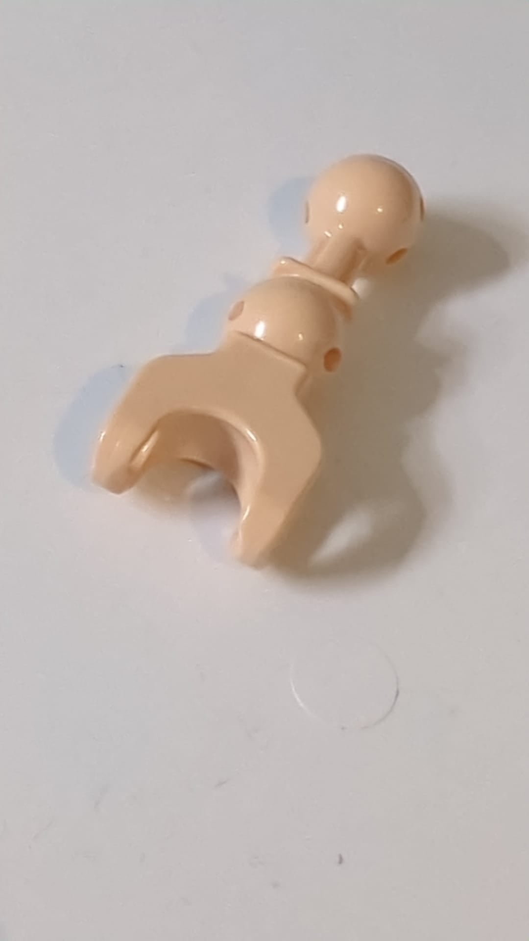 Hero Factory Arm/Bein mit Kugelgelenk an der Achse und Kugelpfanne hellnougat (fleischfarben)