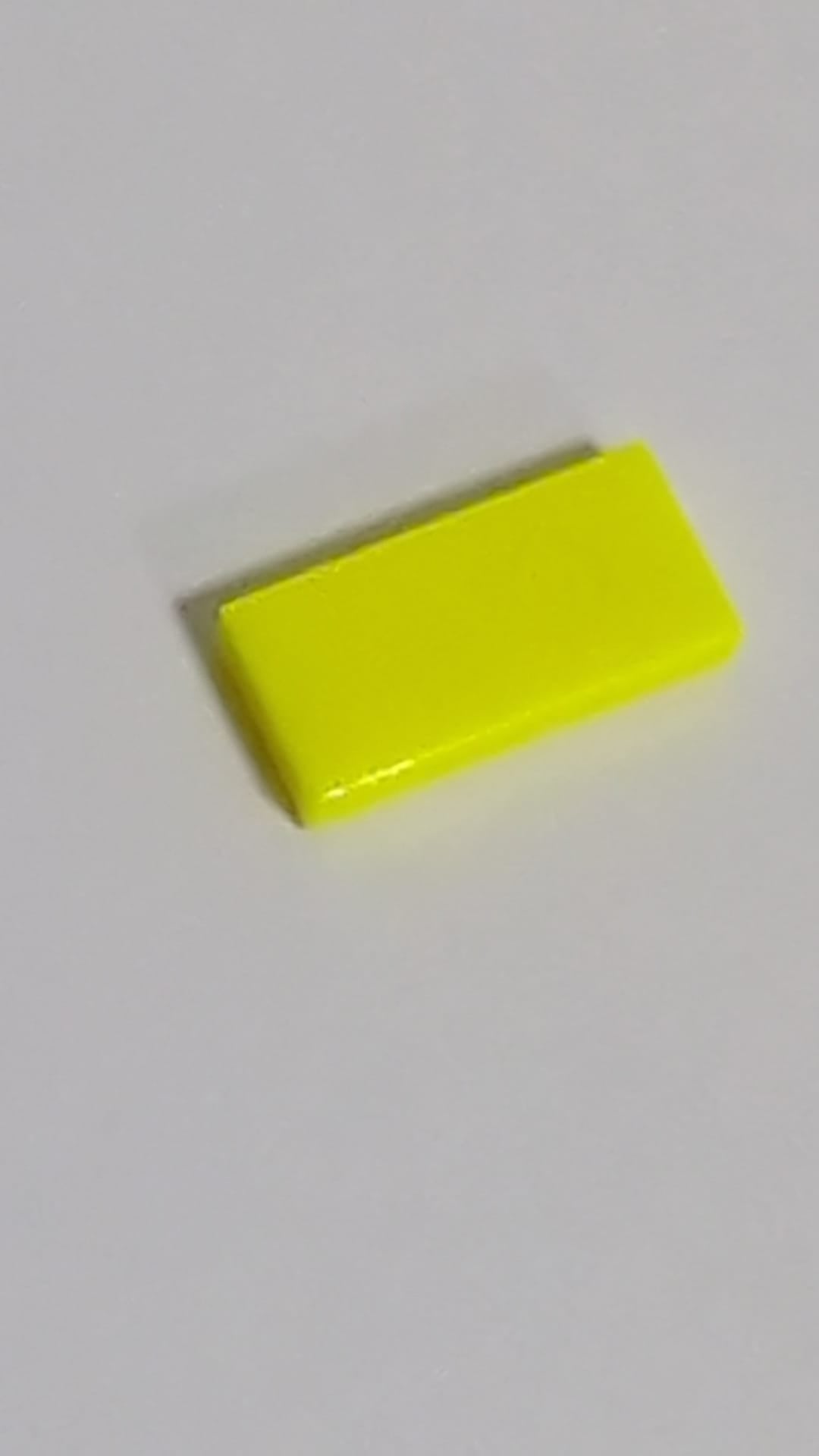 NEU 1x2 Fliese neongelb