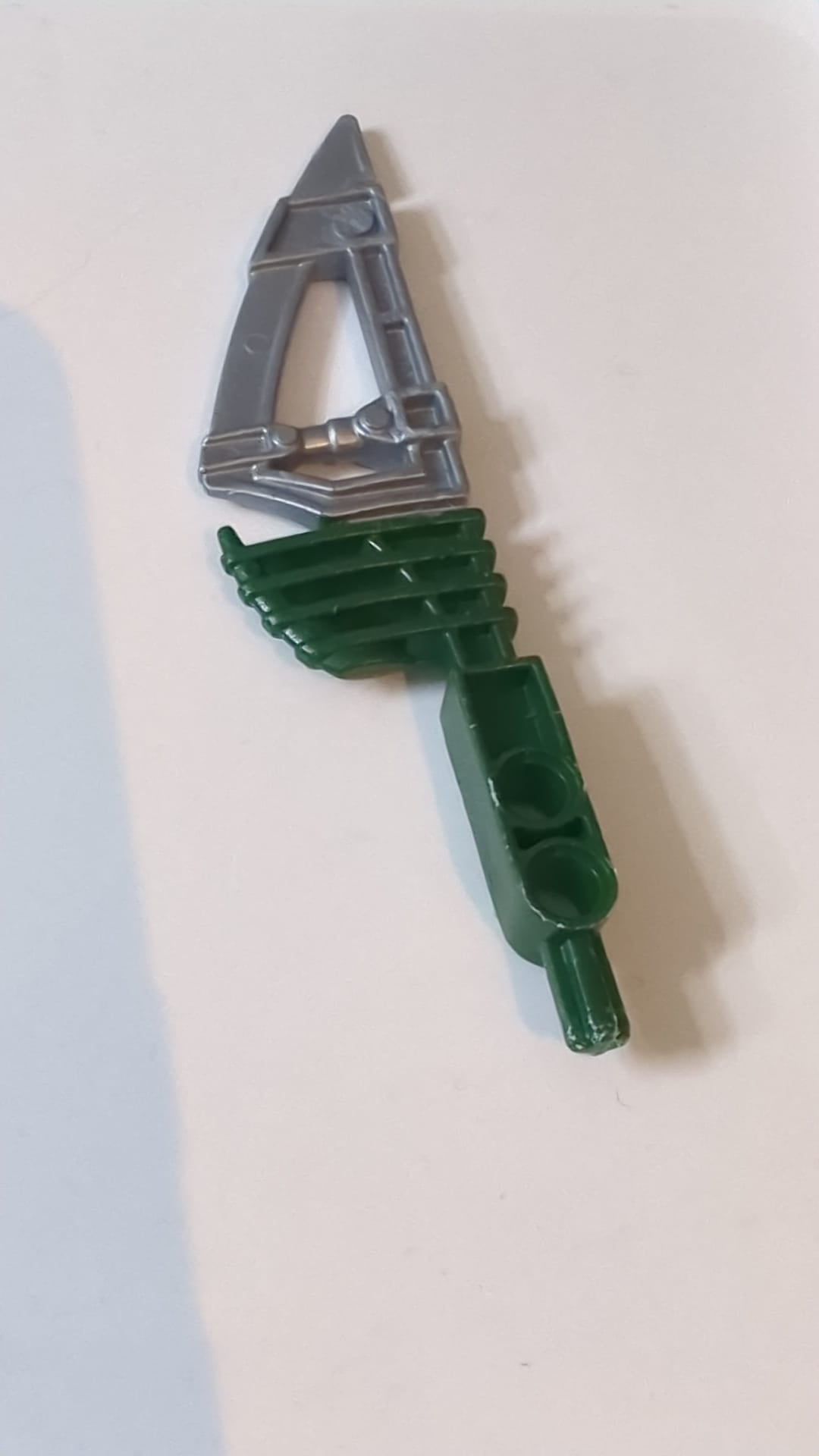Bionicle-Waffe Hordika Fangklinge mit geformtem, perlmuttfarbenem, hellgrauem, flexiblem Endmuster dunkelgrün