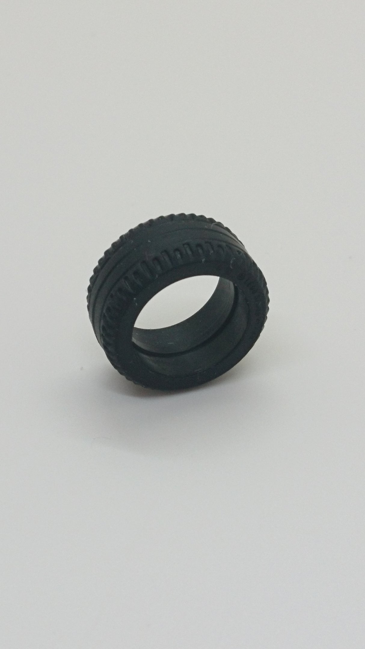 NEU Reifen 21 x 9.9 schwarz