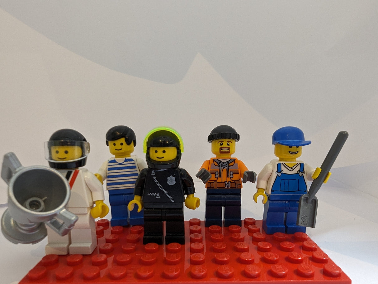 Bunte Tüte mit diesen 5 Minifiguren aus dem Bereich City