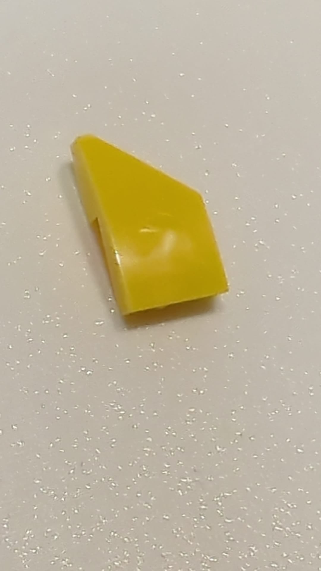 NEU Fliese gebogen Keil 2 x 1 x 2/3 Rechts gelb