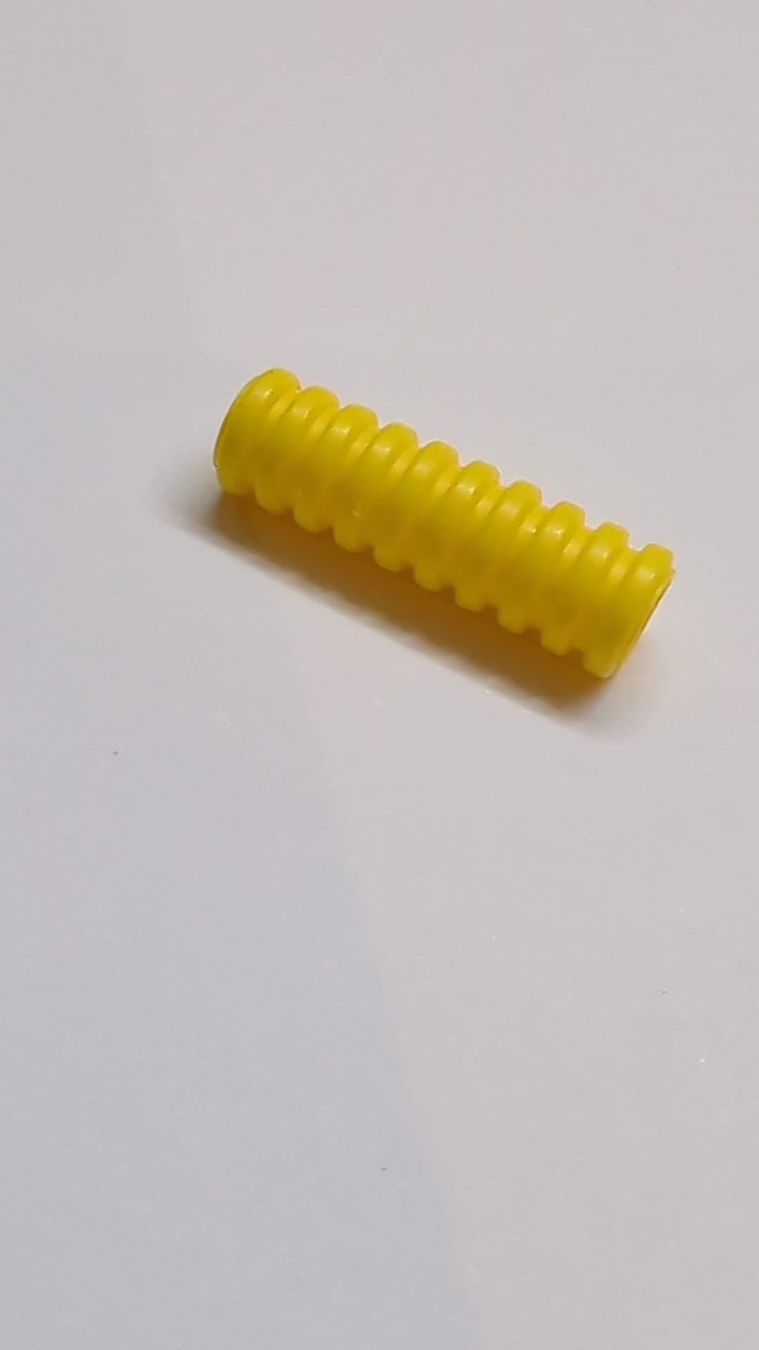 Schlauch geriffelt 3L mit 7mm Durchm gelb