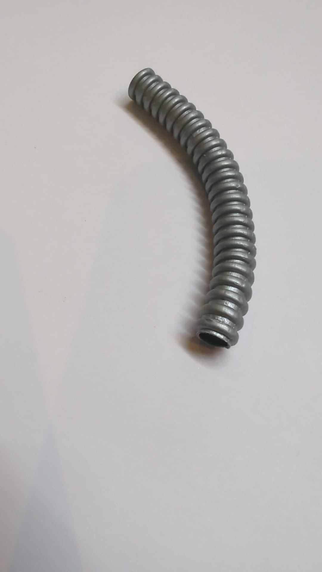 Schlauch geriffelt 8L mit 7mm Durchm. 6,4cm pearl hellgrau