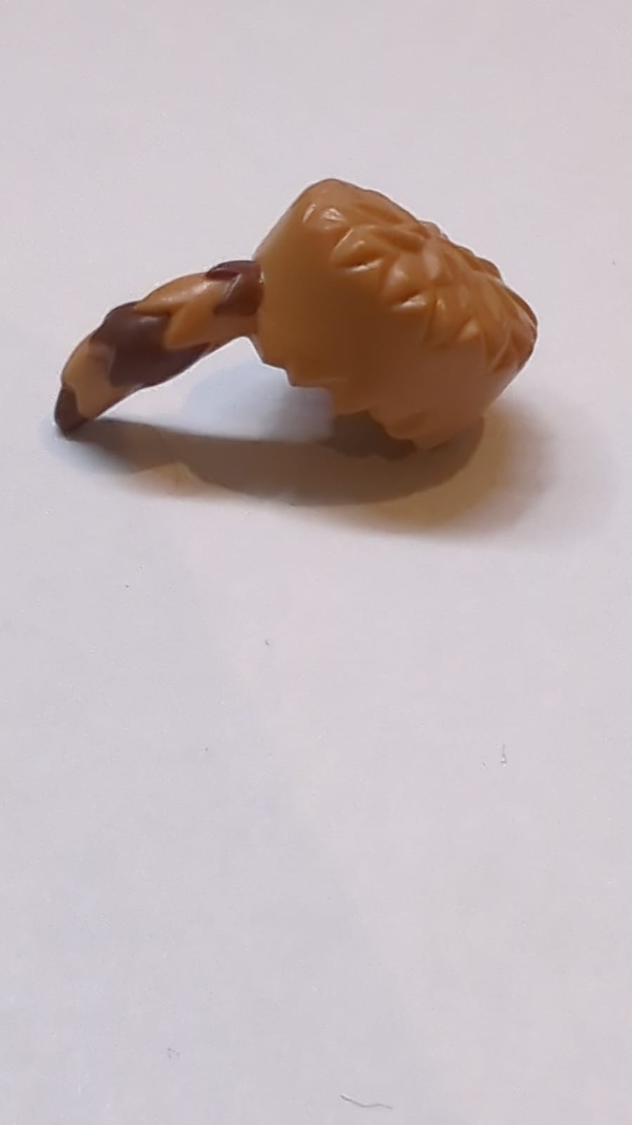 Kopfbedeckung Waschbärfellmütze mit rötlich-braunen Schwanzring-Muster, nougat