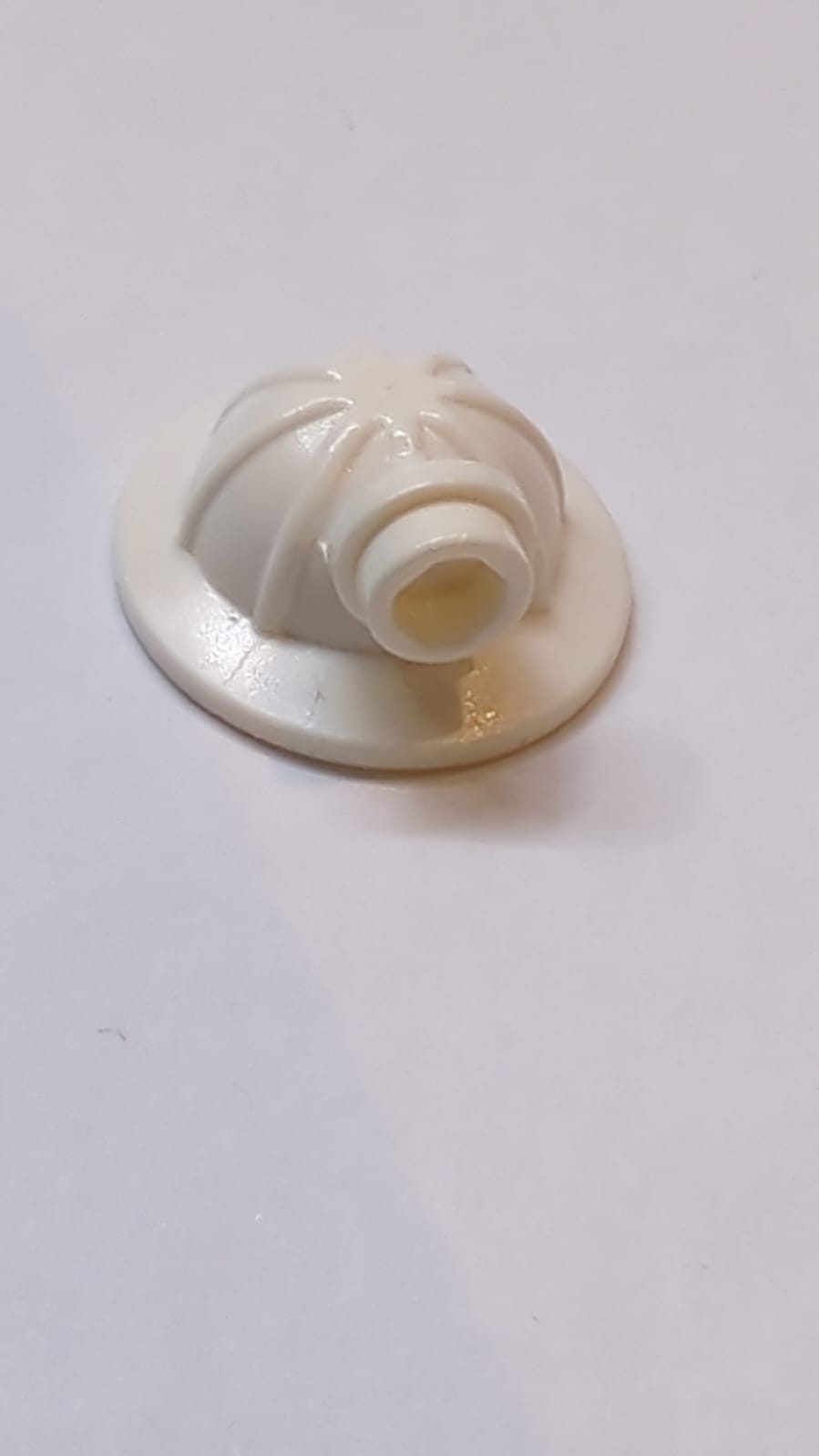 Helm mit Bergbau-Helmlampe weiß