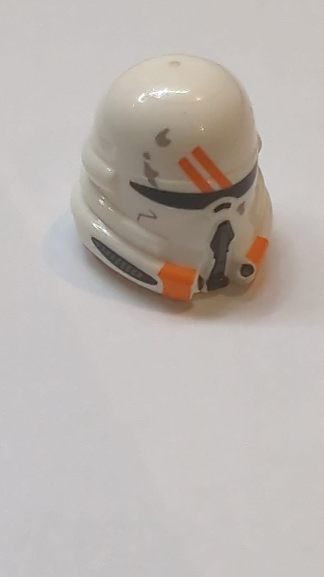 Kopfbedeckung Helm SW Airborne Klontruppler mit orangefarbenem Markierungsmuster, weiß