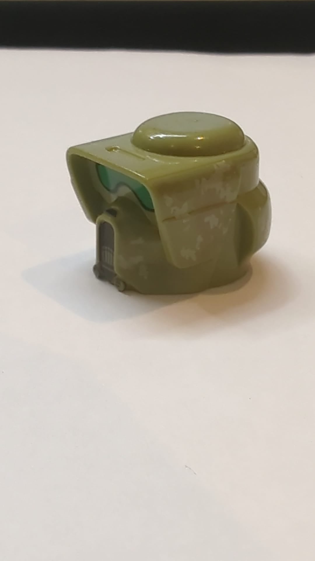 Kopfbedeckung-Helm SW Elite Corps Soldat mit Tarnmuster, olivgrün