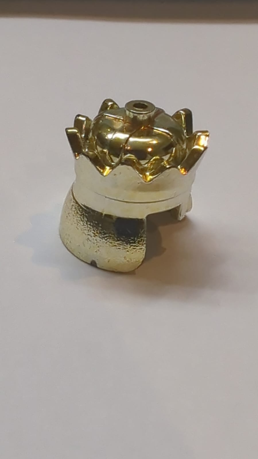 Kopfbedeckung Krone chrome gold