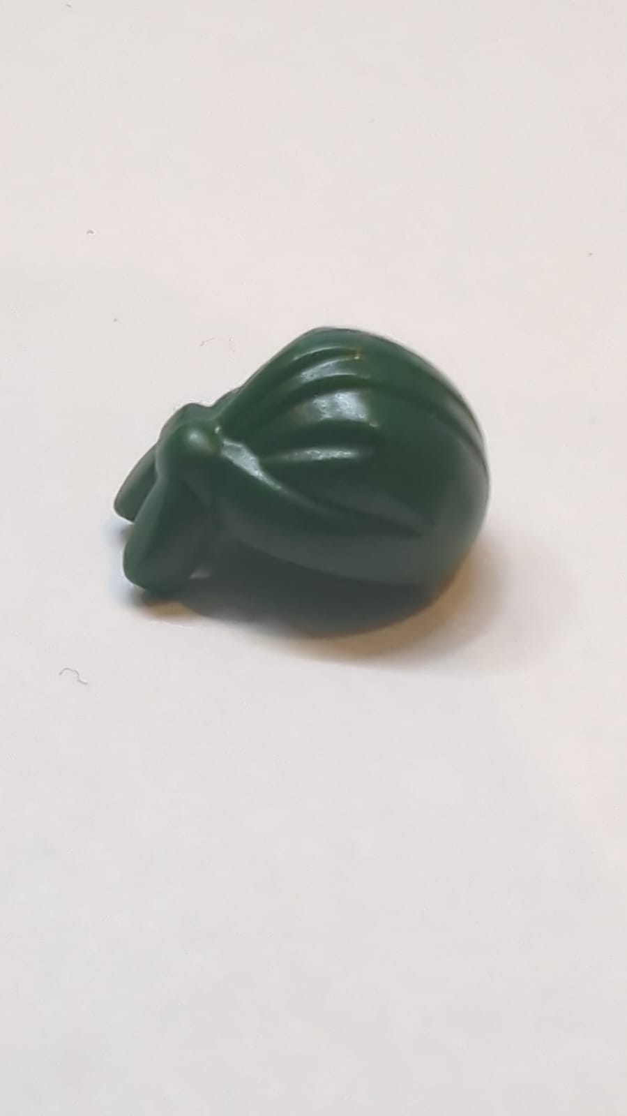 Kopfbedeckung, Hut, Stofftuch / Bandana mit doppeltem Schwanz im Rücken, viele Falten dunkelgrün