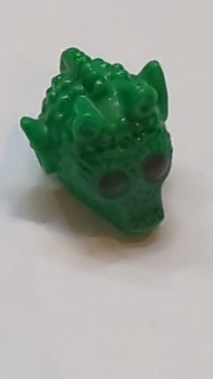 Kopfbedeckung modifizierter SW Rodian mit dunkelbraunen Augen und dunkelgrünem Markierungsmuster grün