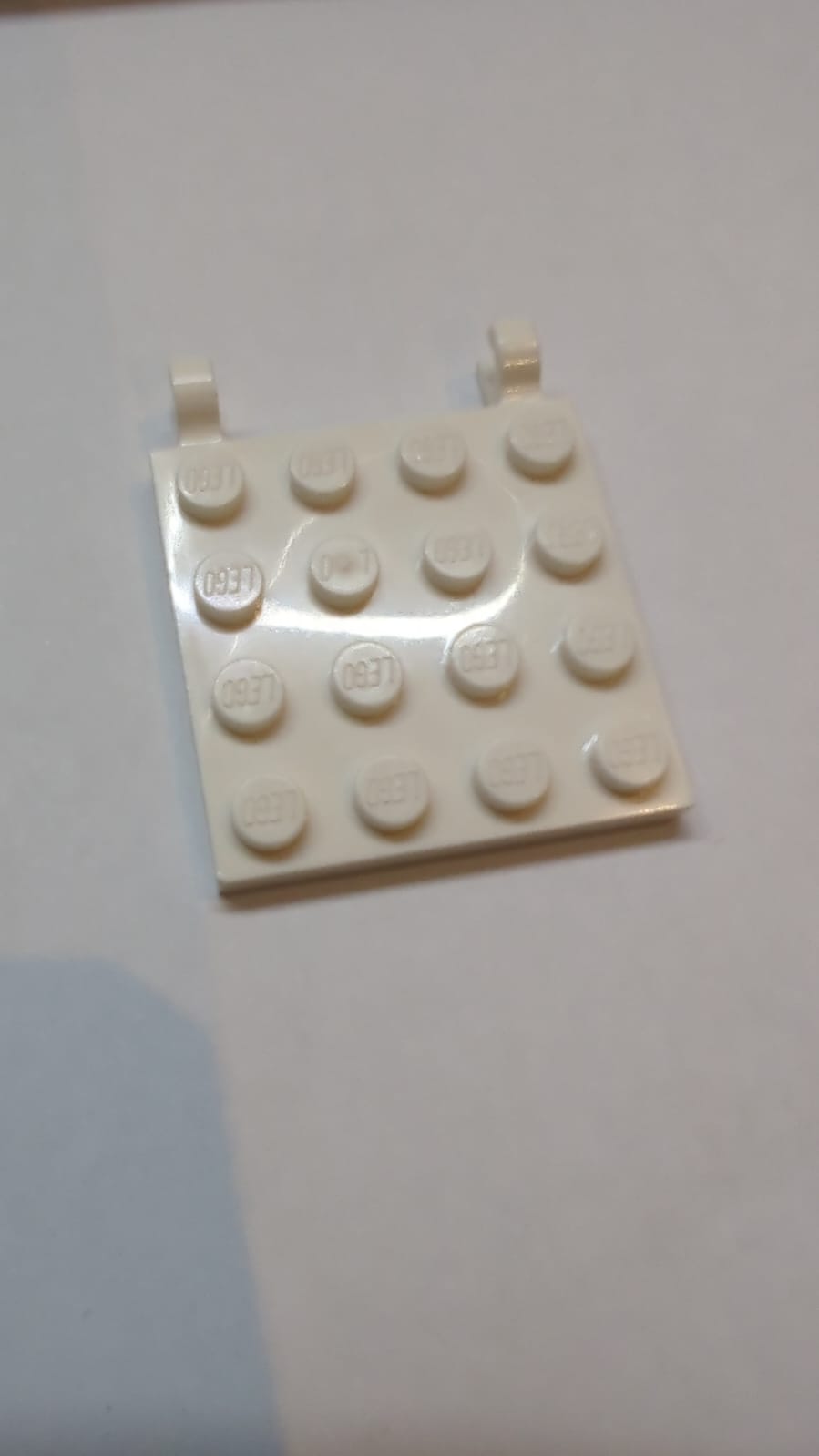 4x4 modifizierte Platte mit Clips horizontal weiss