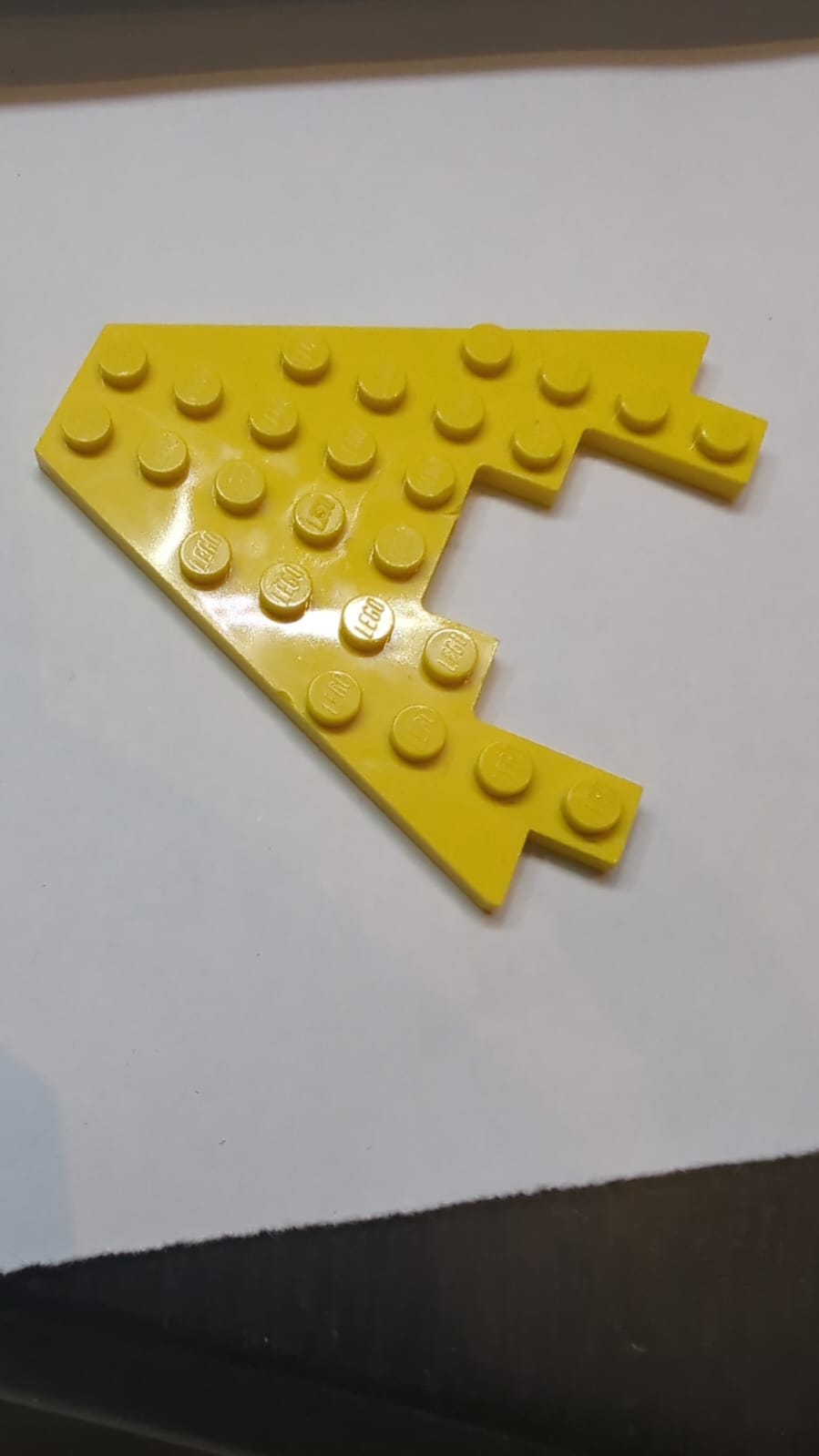 8x8 Flügelplatte mit 3x4 Ausschnitt gelb