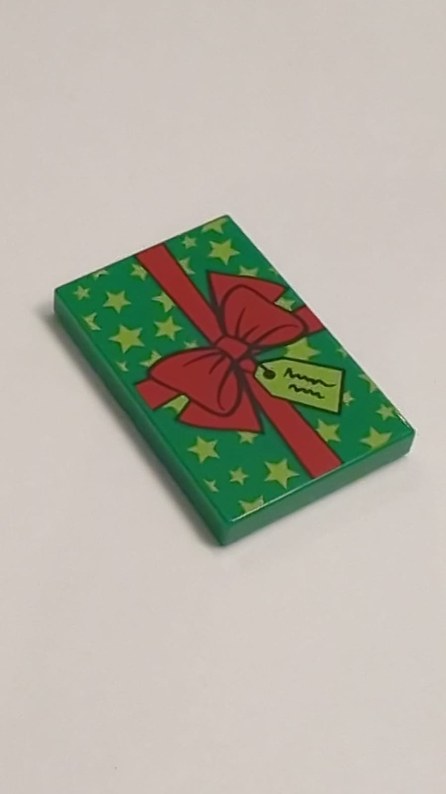 NEU Fliese 2 x 3 bedruckt Geschenk, mit rotem Schleifenband, Schild und Sternen grün