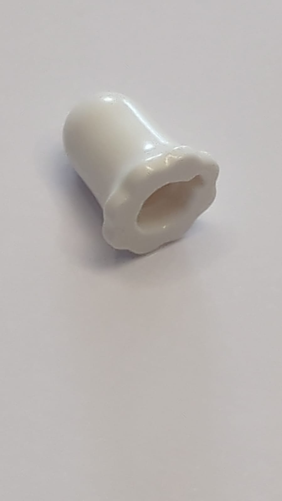 NEU Pflanze Blume Glockenblume mit kleinem Pin Loch weiß