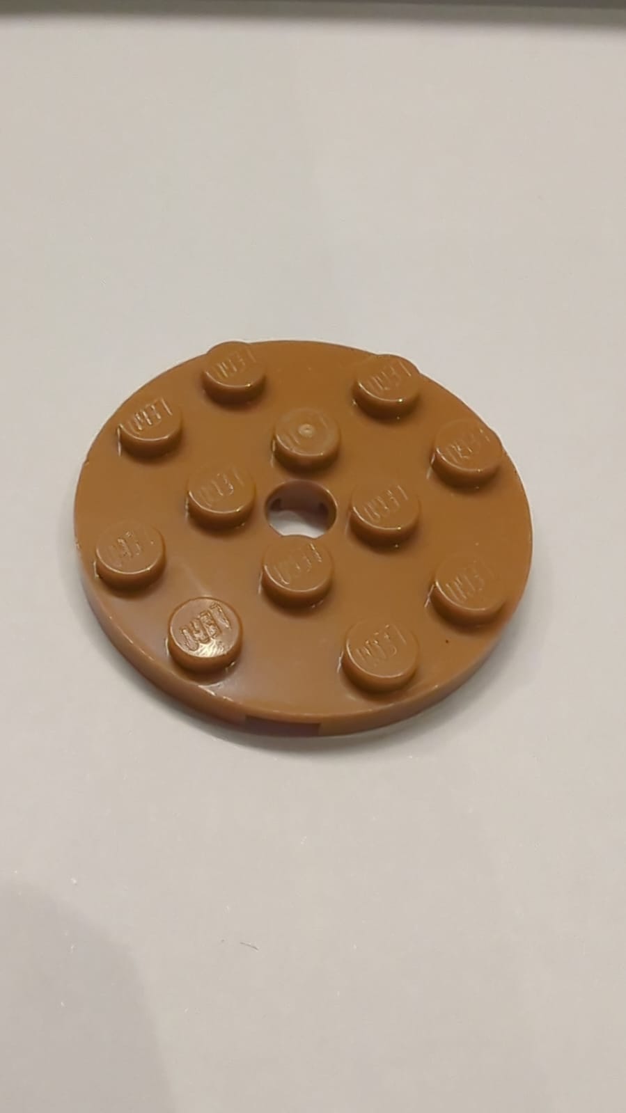 6x6 Rundplatte mit Loch nougat (medium)