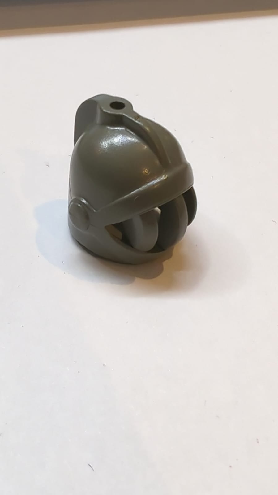 Minifigur, Helm Haube Schloss Geschlossen mit Fester Gesichtsgitter altdunkelgrau
