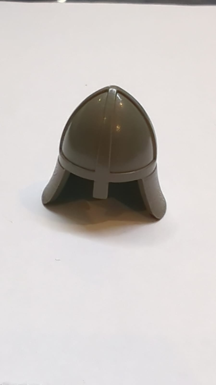 Kopfbedeckung Helm Schloss Nasalhelm mit geneigtem Nackenschutz altdunkelgrau