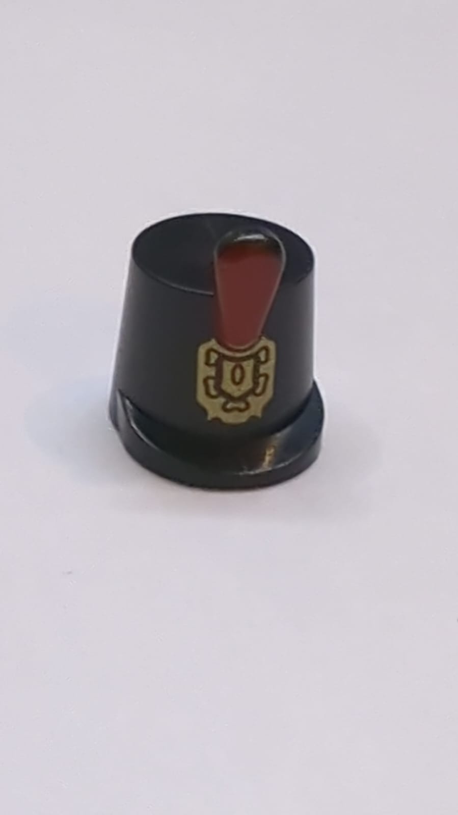 Kopfbedeckung Hut, Kaiserliche Garde Shako mit roter Feder und goldenem Emblem-Muster schwarz