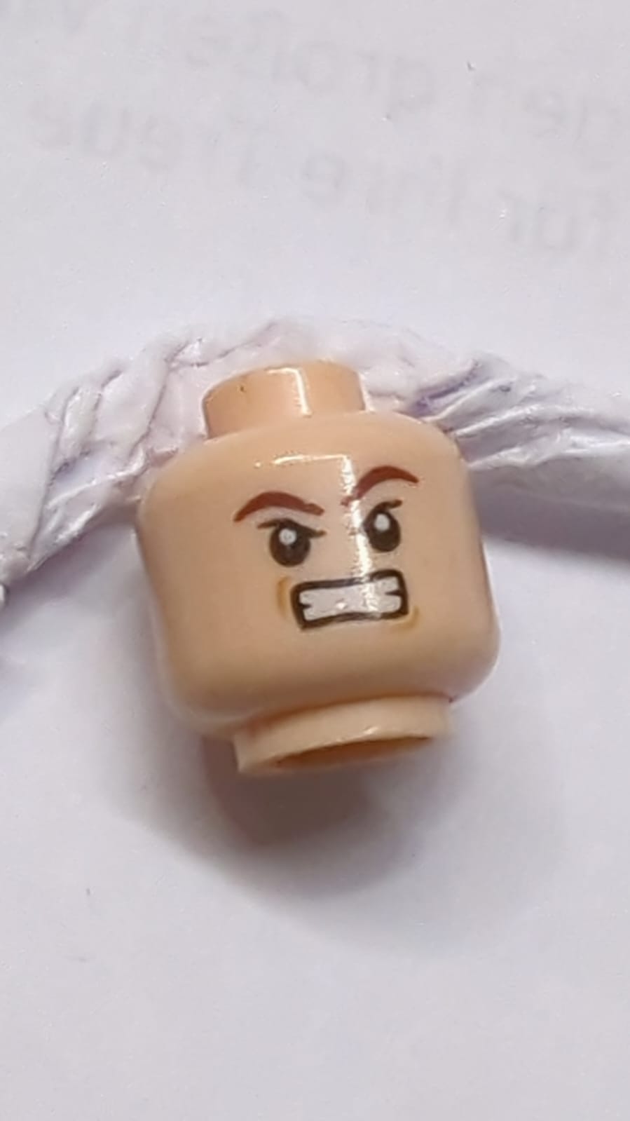 Kopf Doppelseitige Dunkelrote Schutzbrille / Braune Augenbrauen, Entschlossenes Muster (Hawkeye) nougat (hell)