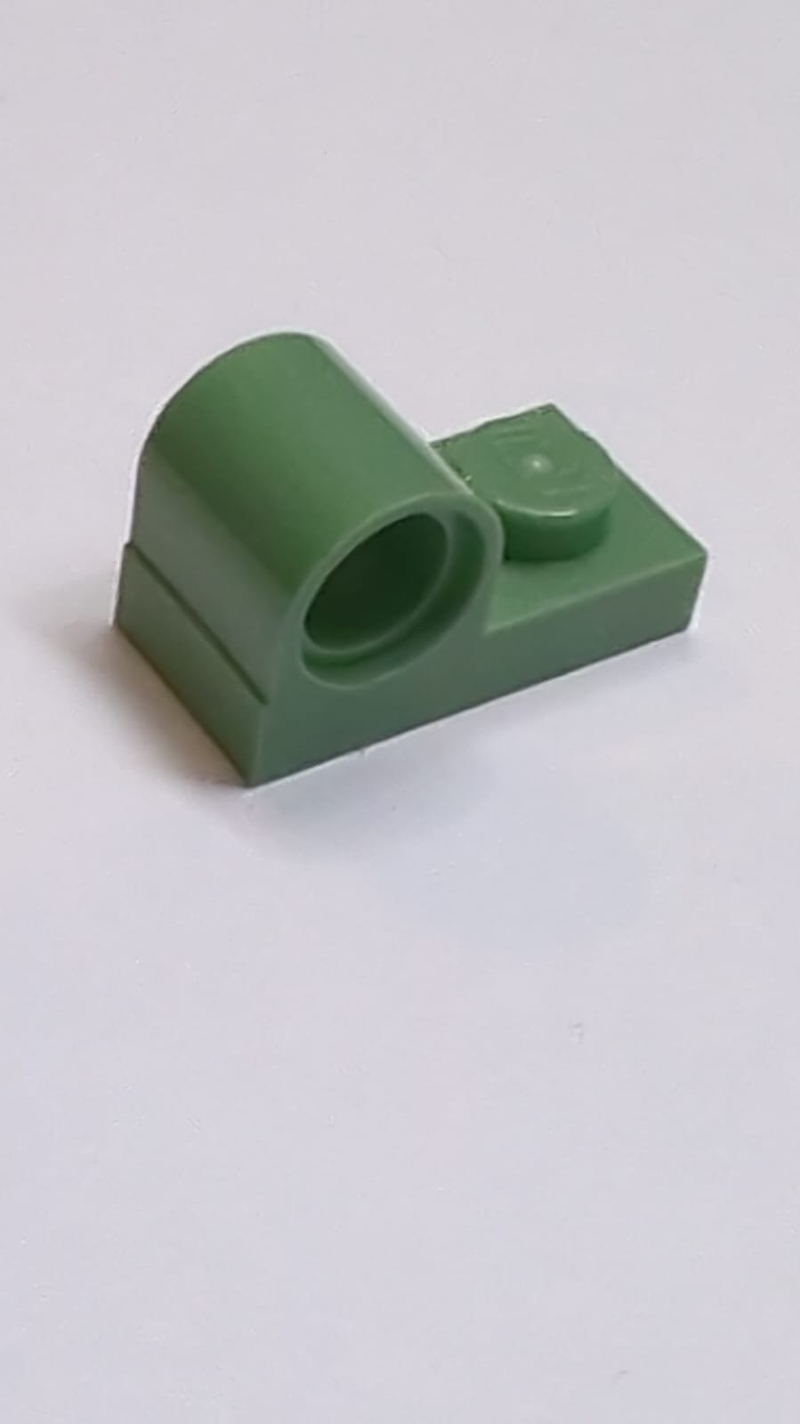 NEU Platte, modifiziert 1 x 2 mit Pinloch oben sandgrün