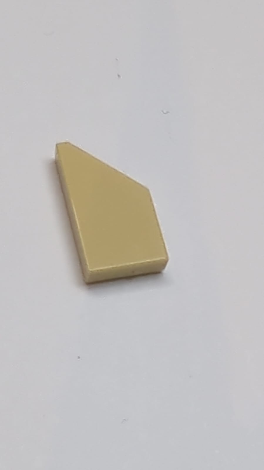 NEU Fliese, modifiziert 1 x 2 Keil rechts beige