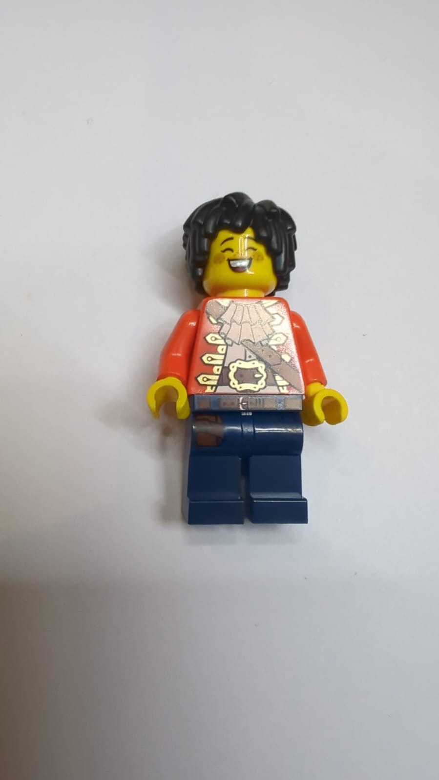 Neu Strubbel mit orangerotem Oberteil, doppeltes Gesicht