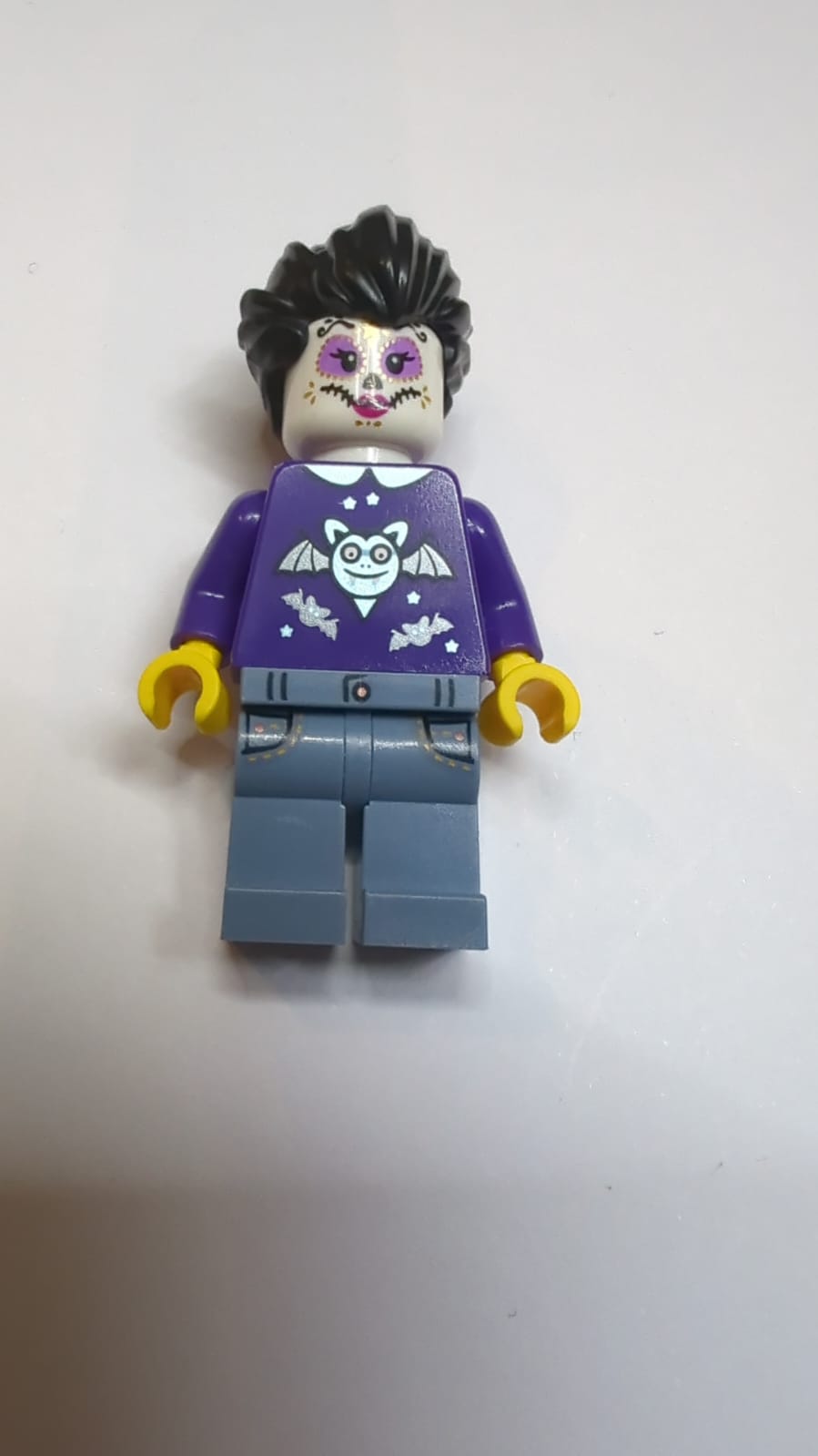 NEU Halloween Minifigur, mit Fledemaus auf dem Shirt