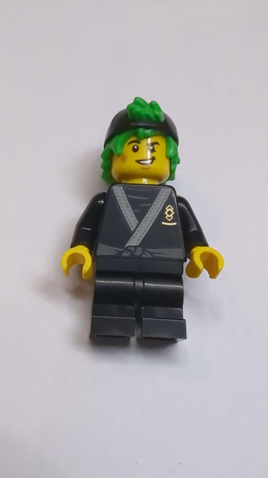 NEU Minifigur Skater mit grünen Haaren