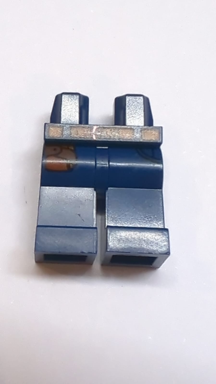 NEU Hüften und Beine mit rötlich-braunem Gürtel und Hüftholster auf der rechten Seite Muster