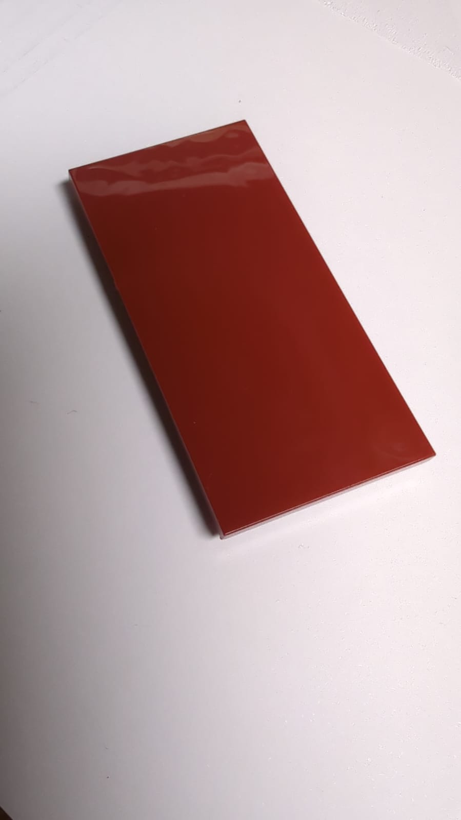 NEU Fliese, modifiziert 4 x 8 inverted mit Studs auf den Ecken dunkelrot