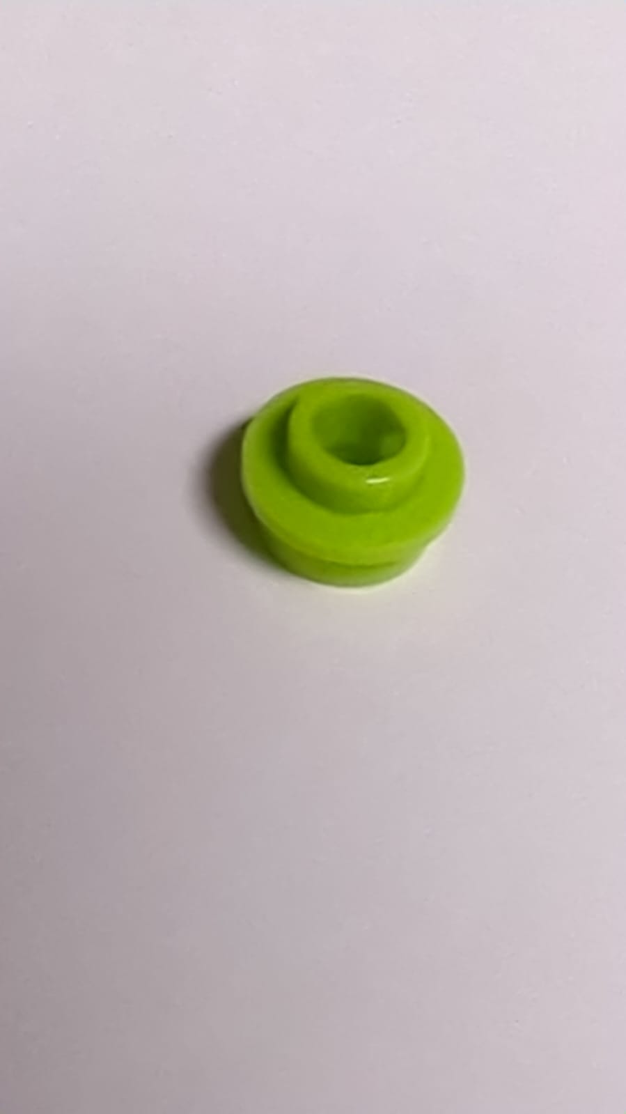 NEU Platte, rund 1 x 1 mit offener Noppe lindgrün