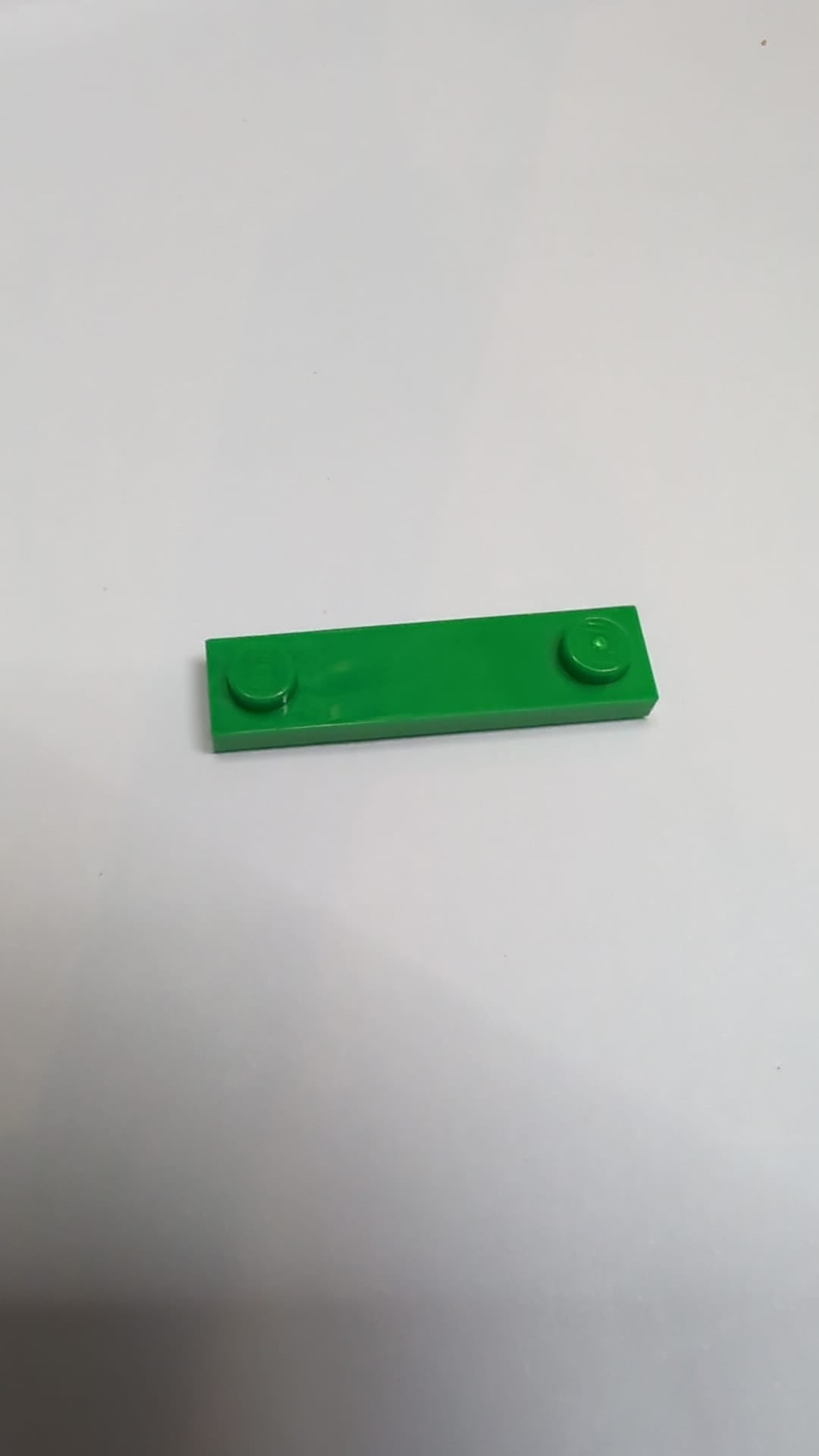 NEU Platte, Modifiziert 1 x 4 mit 2 Noppen mit Nut grün