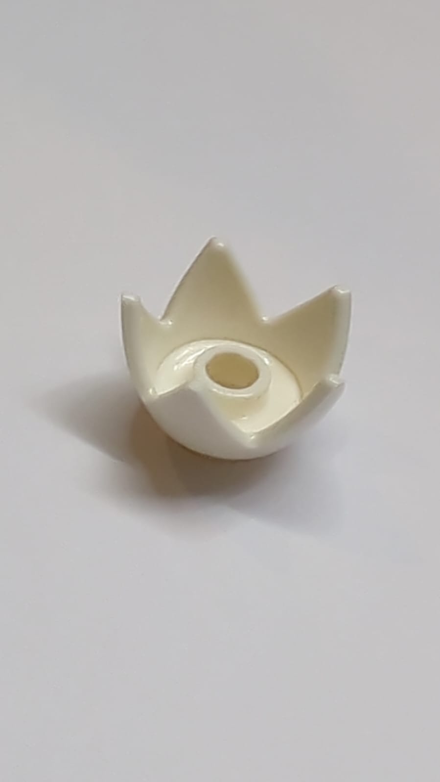 NEU Minifigur, Kopfverzierungen Krone Eierschale mit 5 Punkten und zentralen Noppen weiss