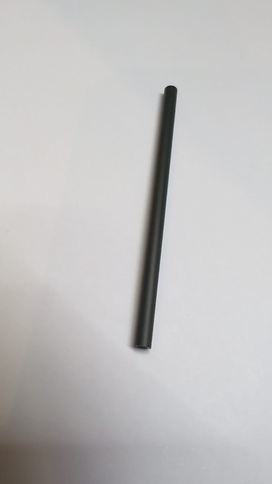 NEU Schlauch, Rigid 3mm D. 8L / 6.4cm schwarz