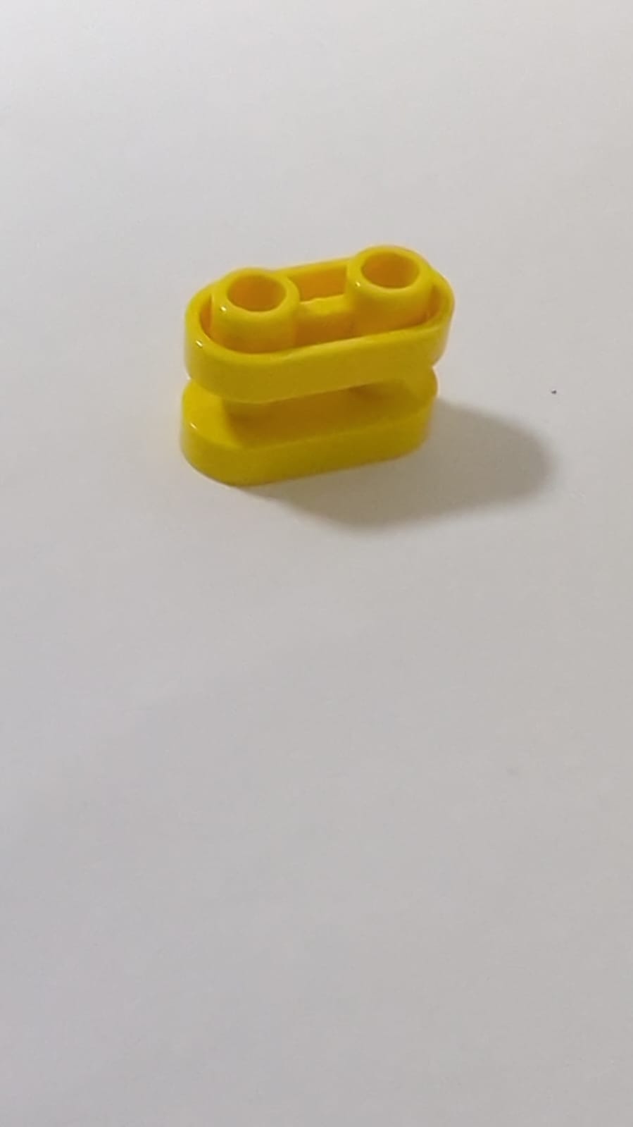 NEU Stein, rund 1 x 2 mit hohlen Noppen und offener Mitte, mit Stäben gelb