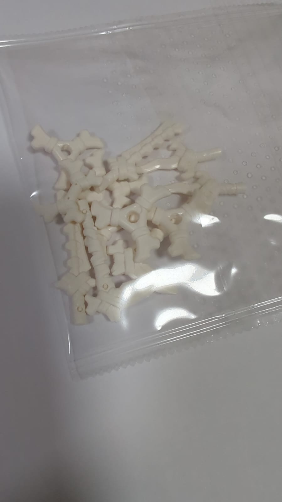 NEU Minifigur, Waffenpaket Knochensicheln, Schwerter, Haken und Shuriken-Wurfsterne, 12 in Tasche (Multipack) weiß