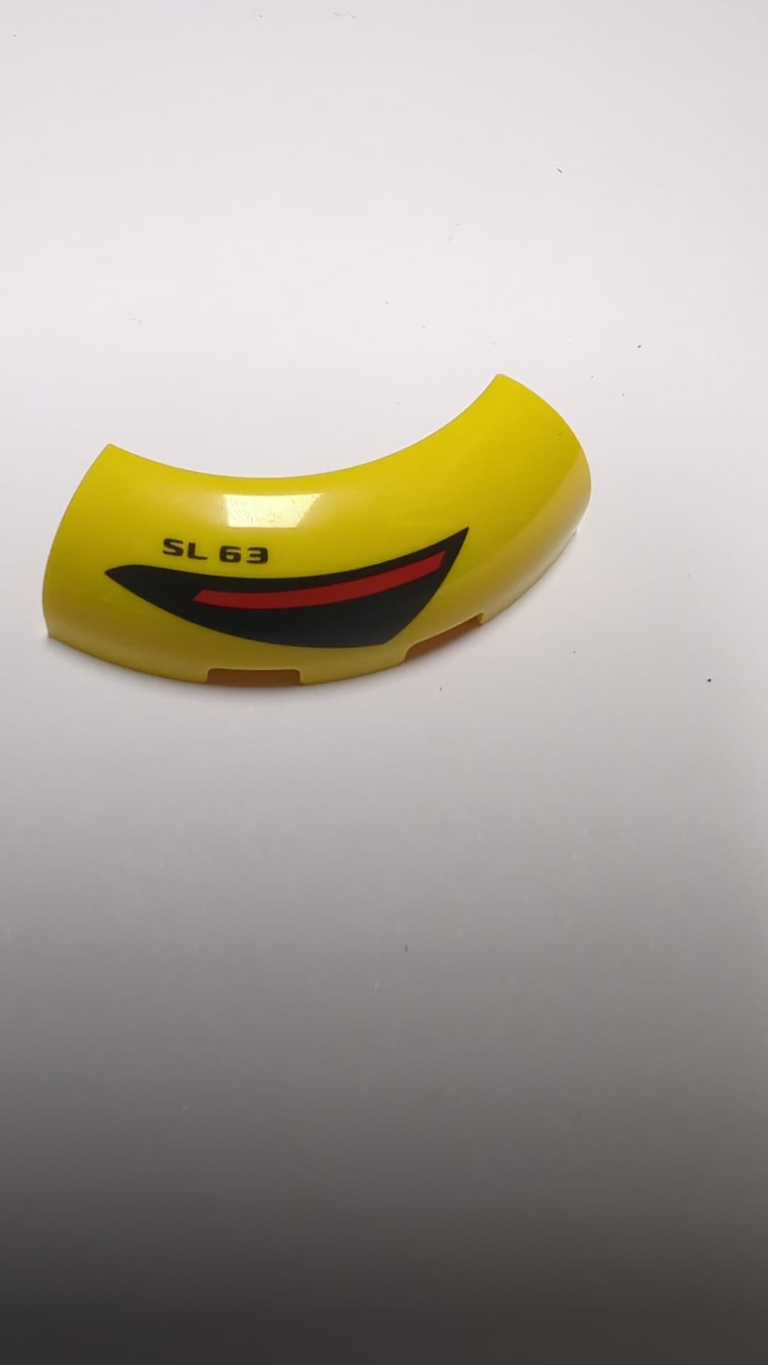 NEU Stein, Runde Ecke 3 x 3 ohne Noppen mit schwarzer und roter Rückleuchte und 'SL 63'-Muster gelb