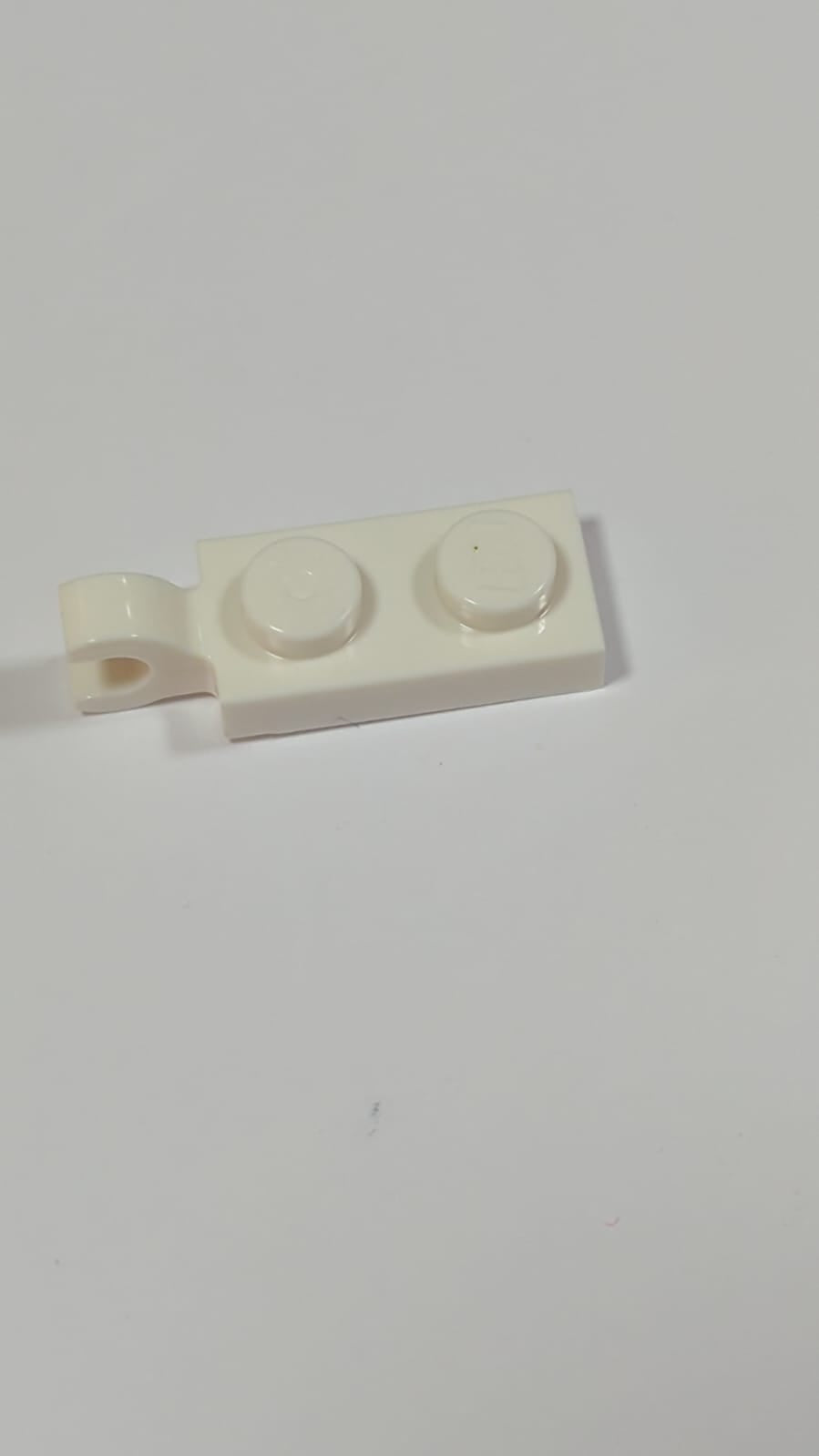 NEU Platte modifiziert 1 x 2 mit Clip am Ende (horizontal) weiß