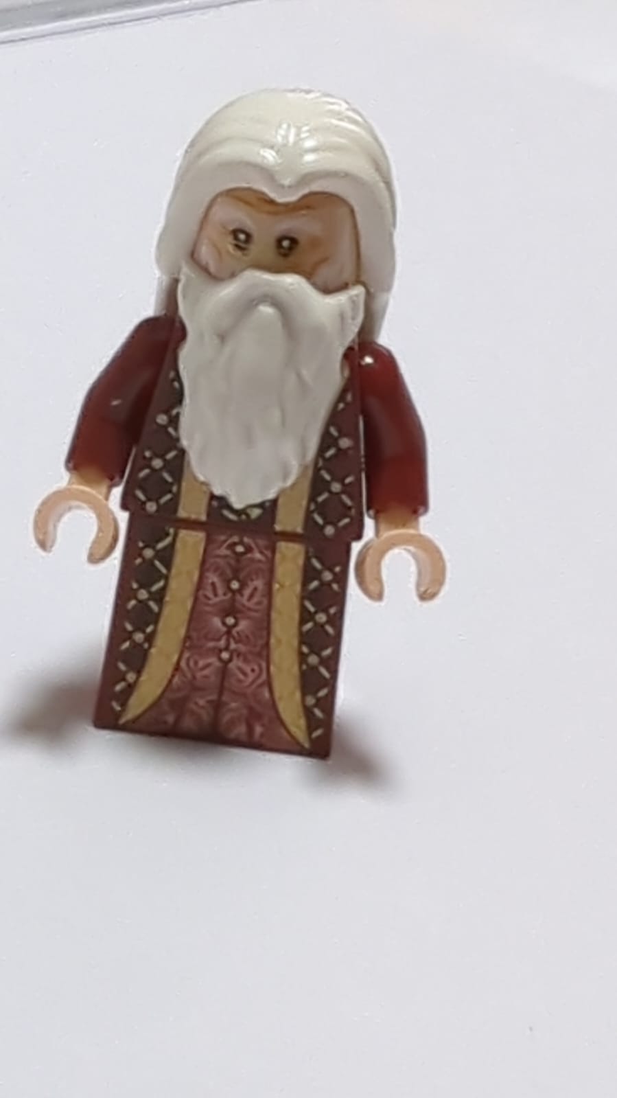 NEU Minifigur Albus Dumbledore - Dunkelrober Umhang mit goldenem Saum, weiße Haare