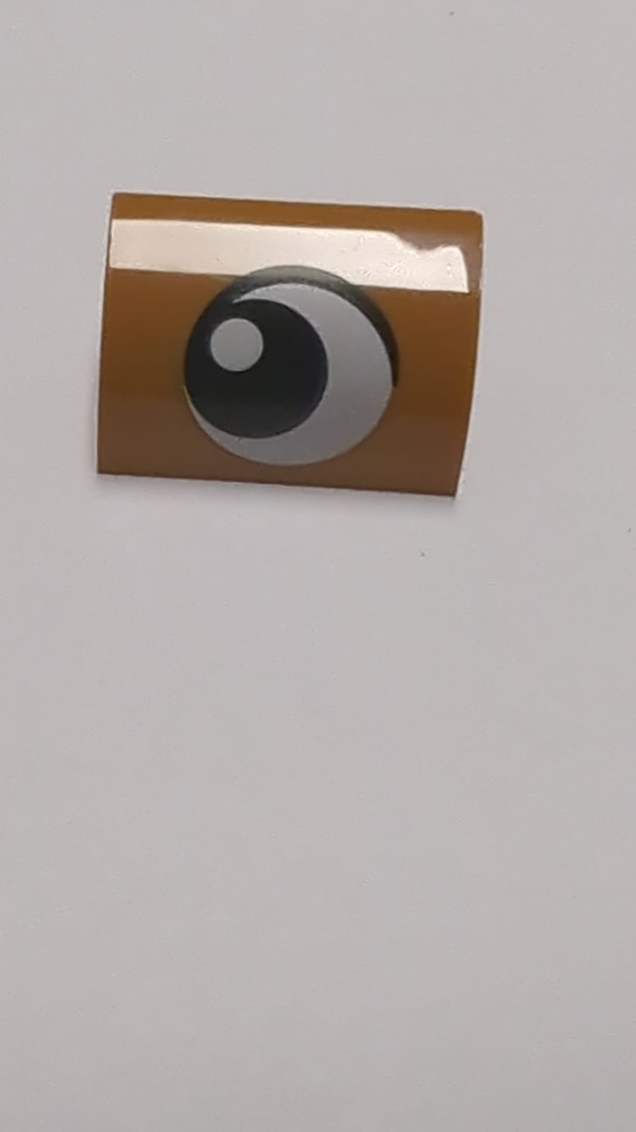 NEU Schräge, Gebogen 1 x 2 mit unterem Noppenhalter mit schwarzem und weißem Auge, das nach rechts schaut nougat (medium)