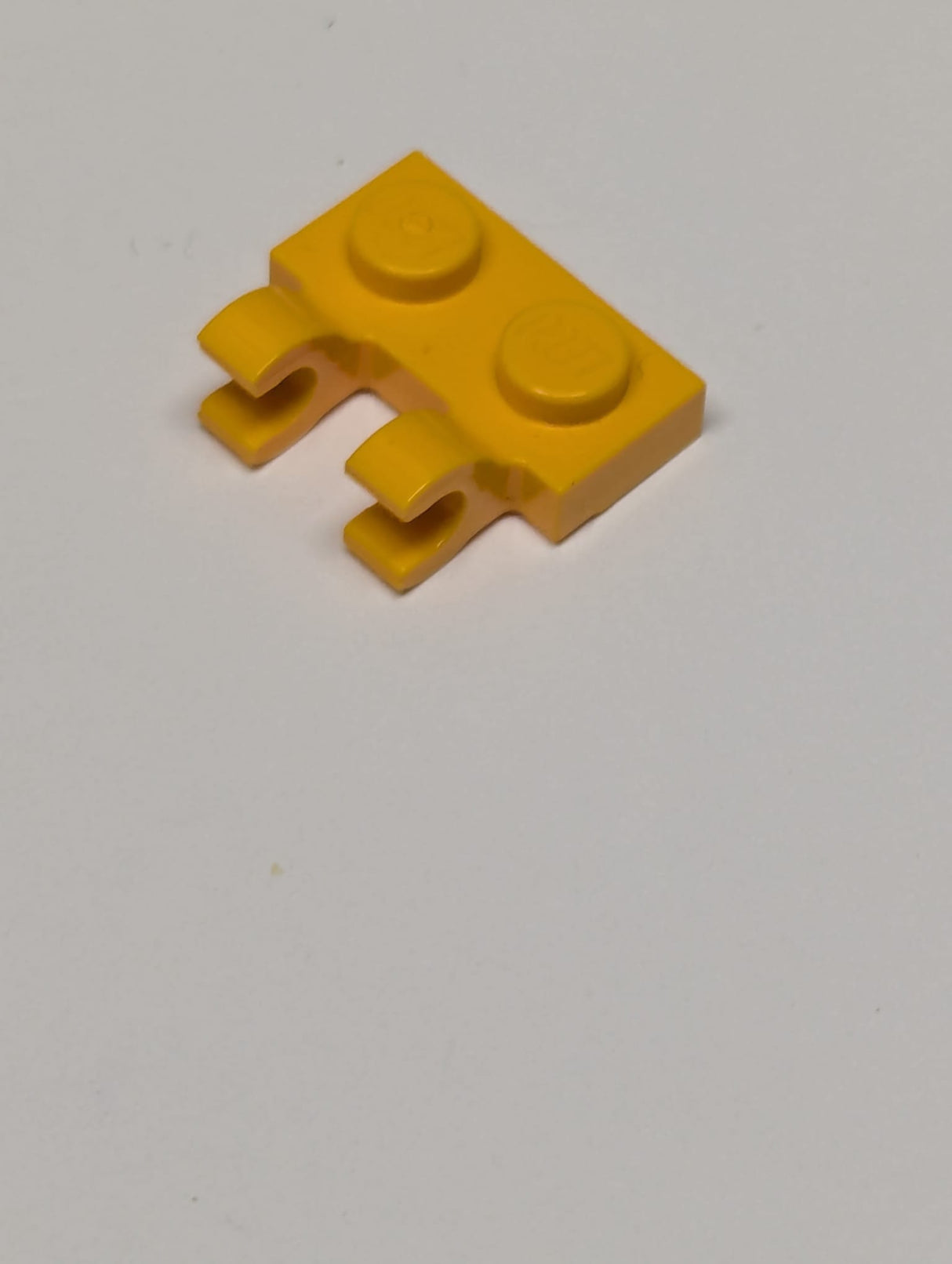 NEU Platte, modifiziert 1 x 2 mit 2 offenen O-Clips (horizontaler Griff) hellorange