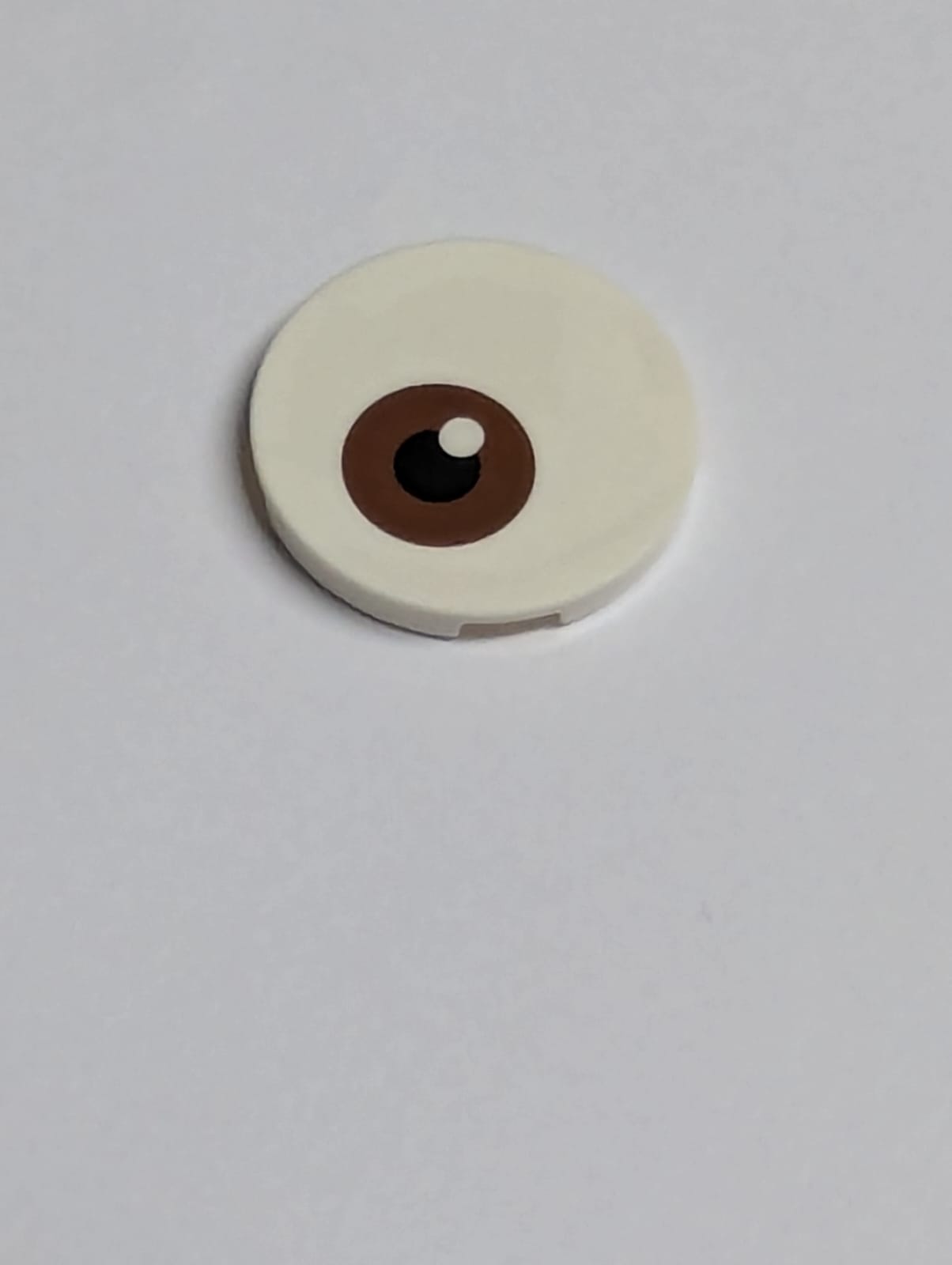 NEU Tile, Round 3 x 3 with Reddish Brown and Black Eye Pattern weiss white
