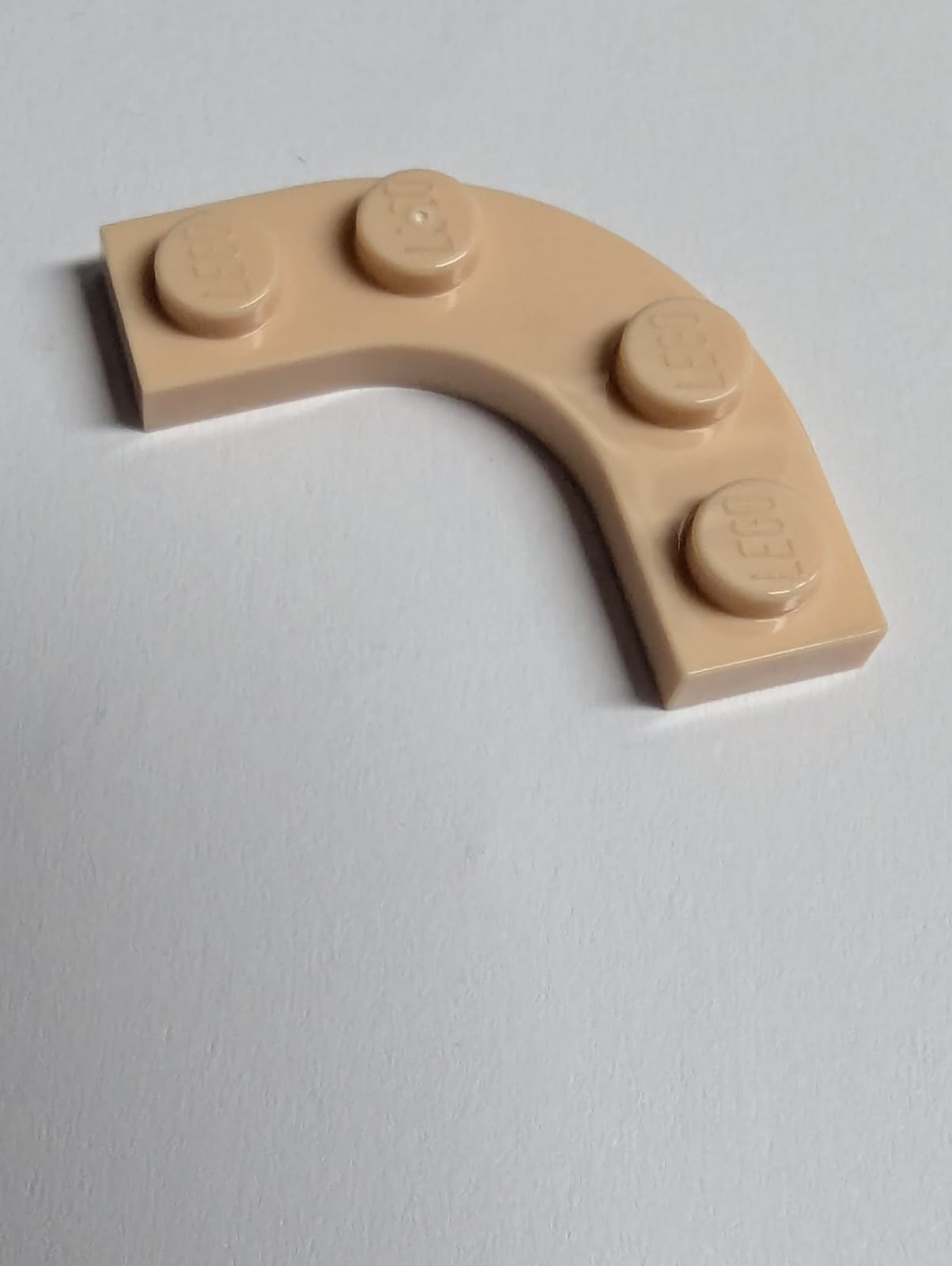 NEU Platte, rund Ecke 3 x 3 mit 2 x 2 Ausschnitt, nougat (hell)