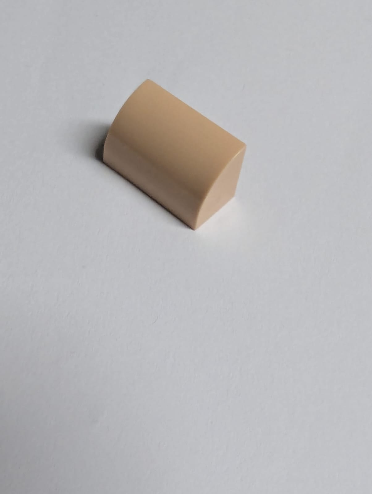 NEU modifizierter Stein, gebogen 1 x 2 x 1 hellnougat